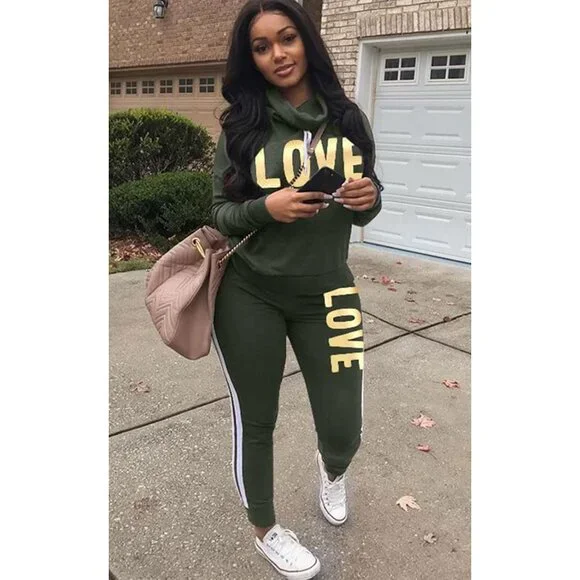 Stylish Women's Athleisure Set - Cowl Neck Hoodie & Elastic Waist Pants in Green